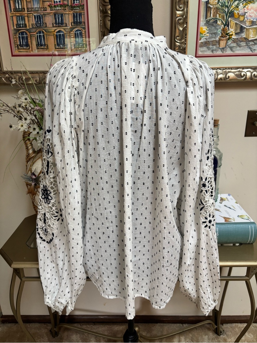 H&M LOGG Peasant Blouse Oversized Floral Lace Embroidered Sleeves White & Navy - Picture 4 of 10